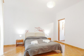 Maqueda Balcony Apartment